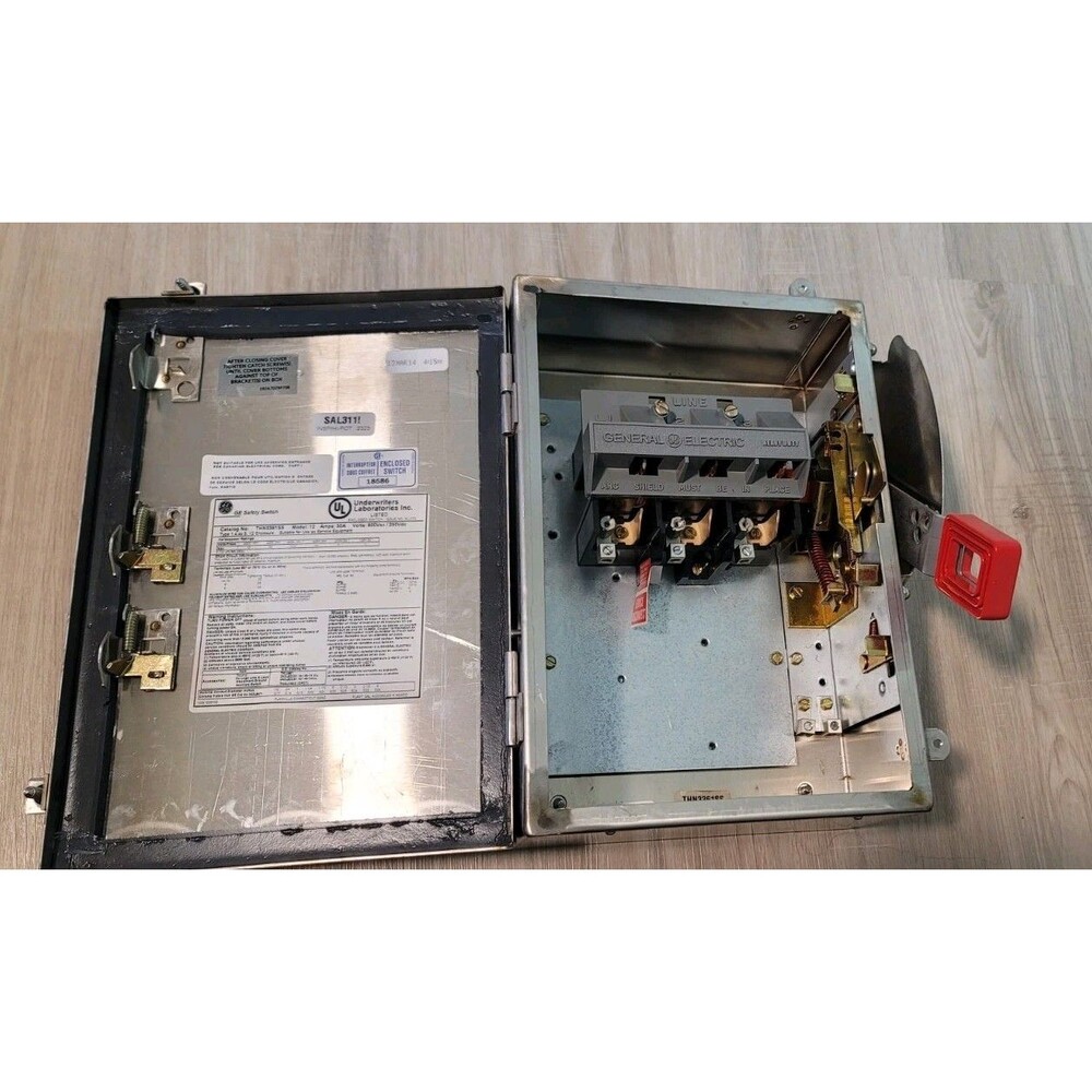 General Electric TH2261SSDC 2-Pole 30A 600V Heavy Duty Safety Switch (R9) - Picture 6 of 8